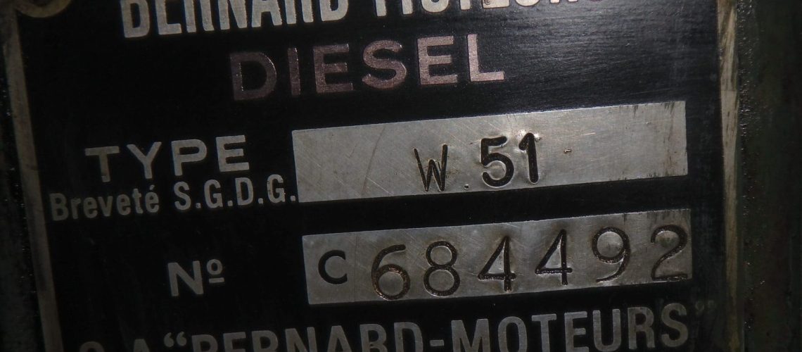 Moteur ancien français des années 1930, emblématique de l'ingénierie d'avant-guerre