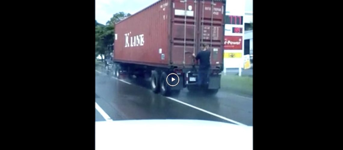ruba-passaggio-camion.jpg