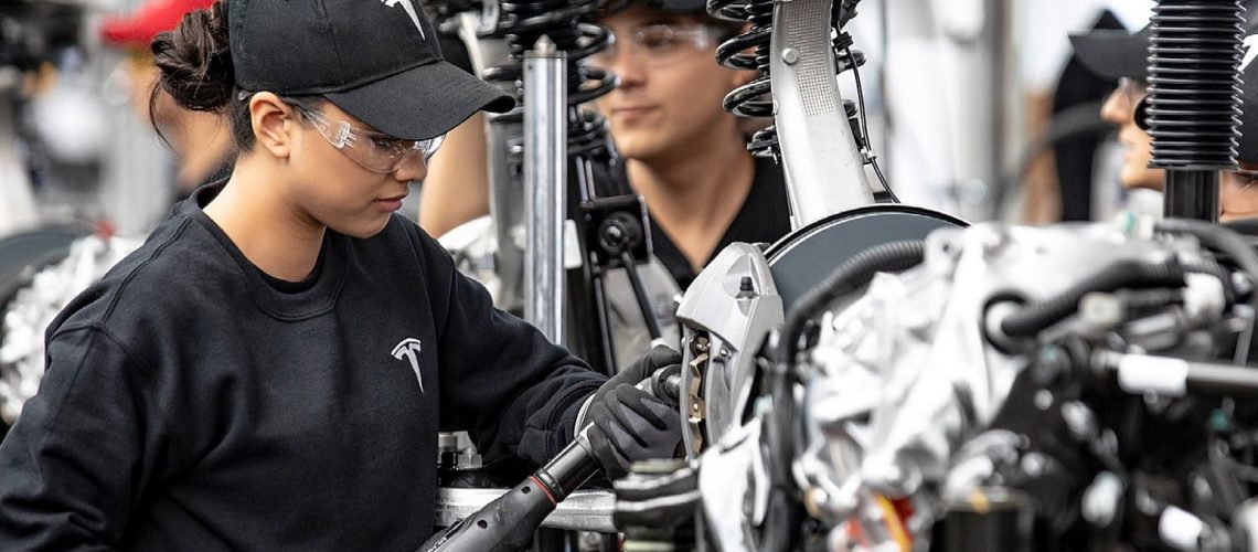 tesla-employees-program.jpg