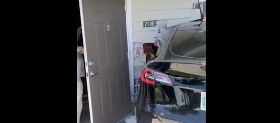 tesla-incidente-casa.jpg