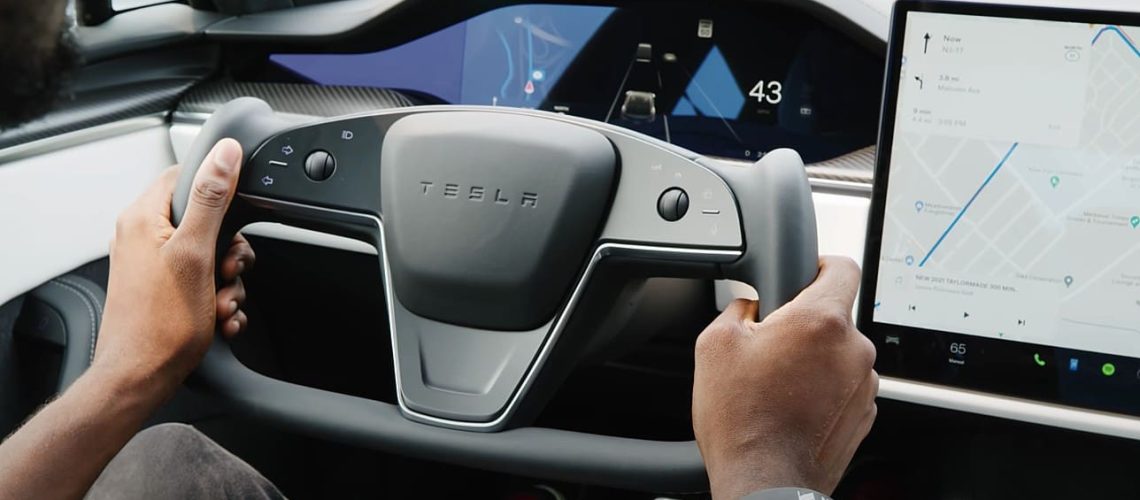 tesla-model-s-yoke.jpg